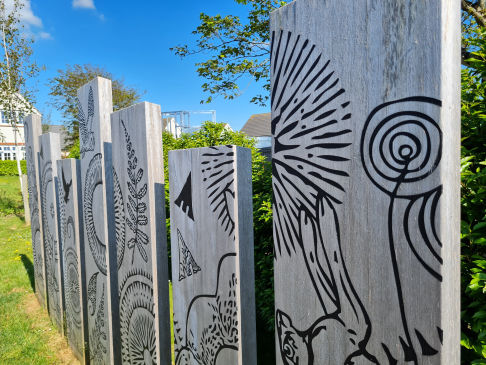 Artwork on Heol Pwll